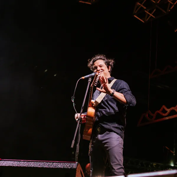 Yassir Chediak em apresentação ao vivo — foto 3