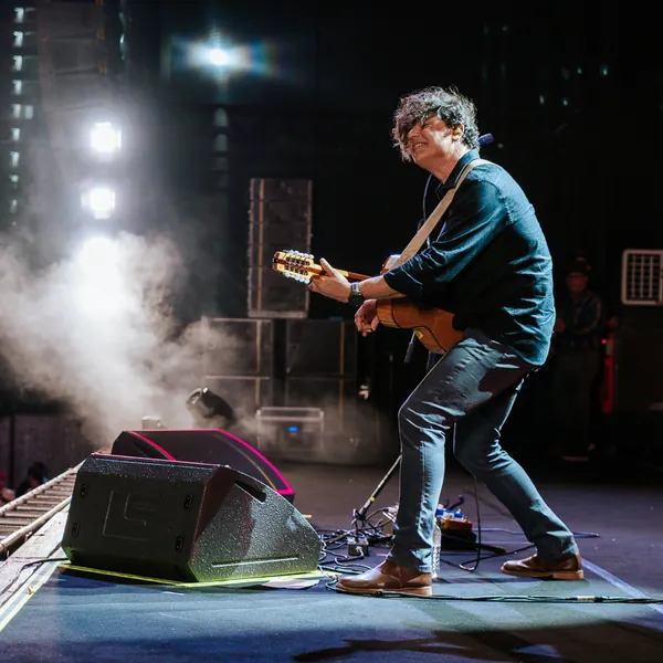 Yassir Chediak em apresentação ao vivo — foto 9